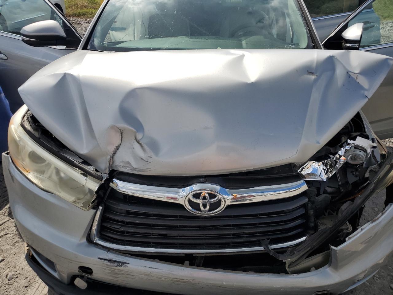 TOYOTA HIGHLANDER XLE