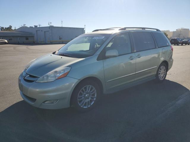TOYOTA SIENNA XLE