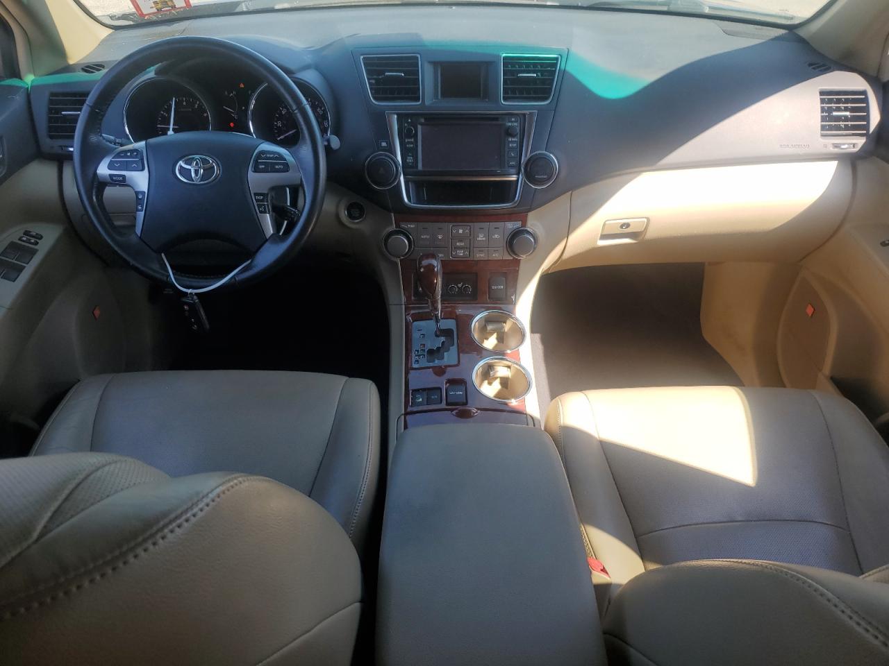 TOYOTA HIGHLANDER LIMITED