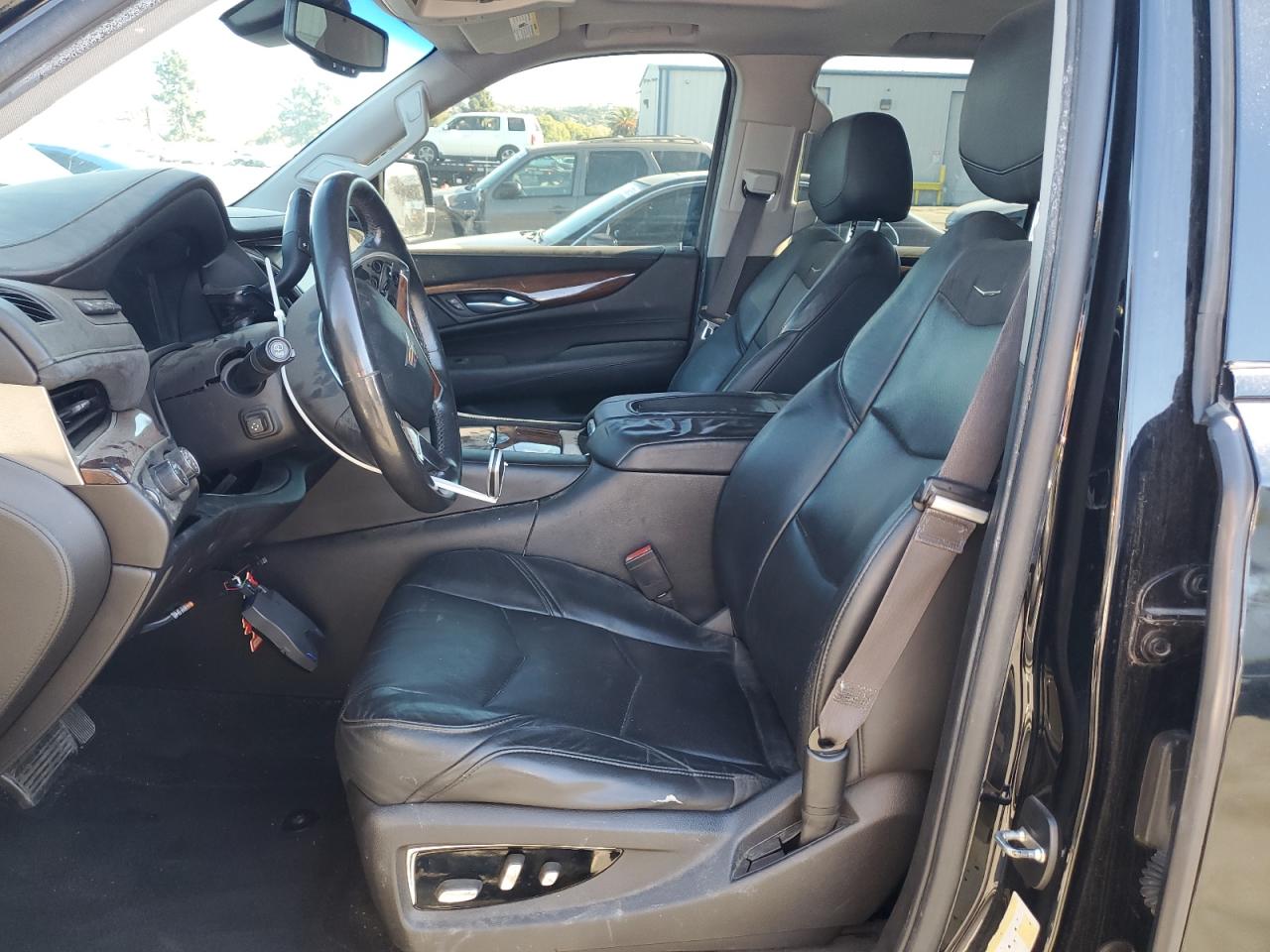 CADILLAC ESCALADE PREMIUM