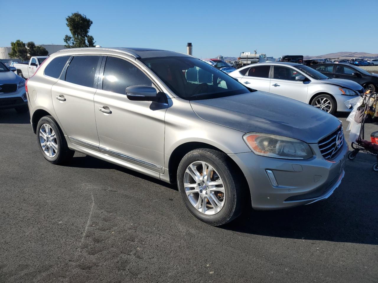 VOLVO XC60 T5 PREMIER+