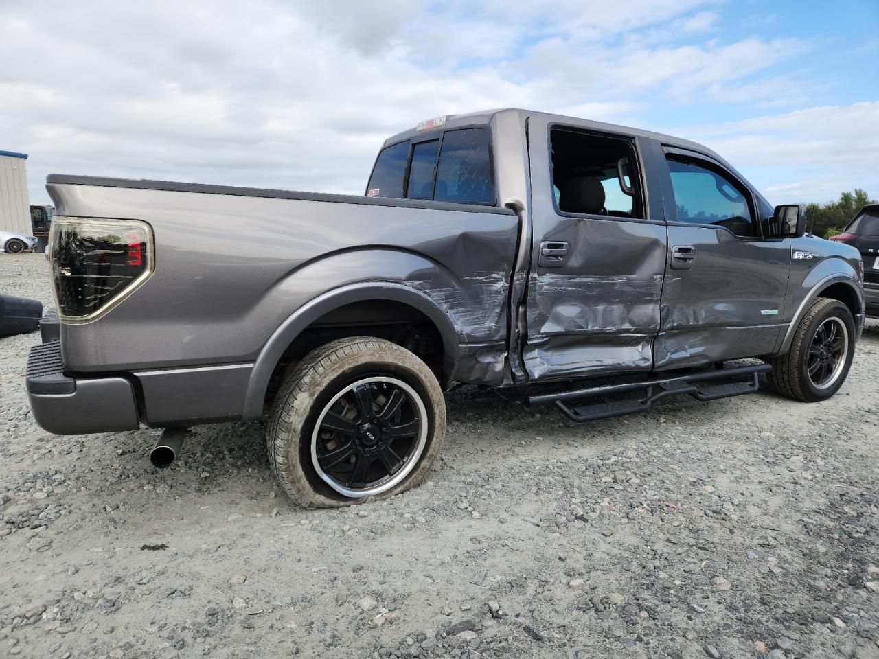 FORD F-150 SUPERCREW