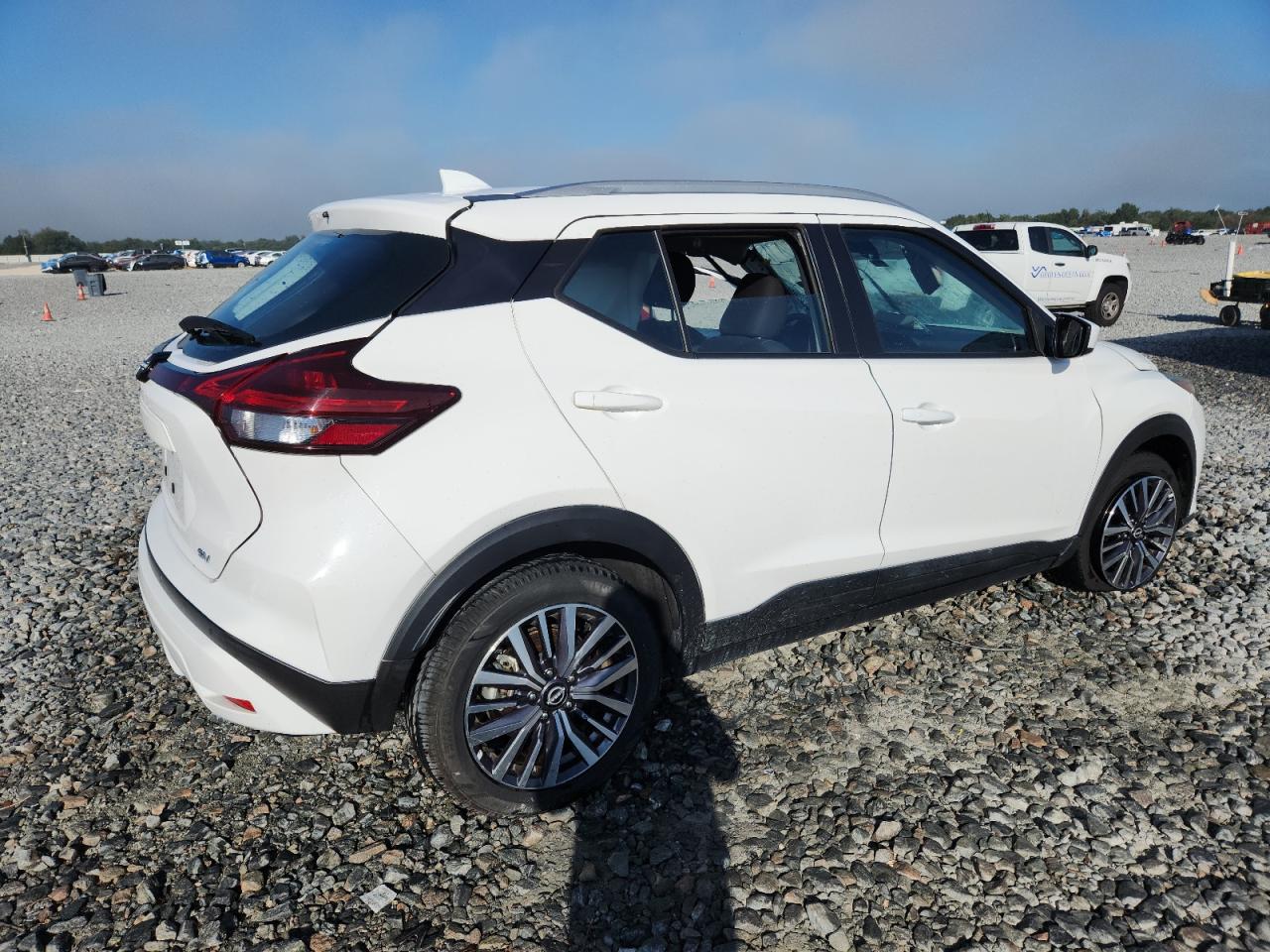 NISSAN KICKS SV