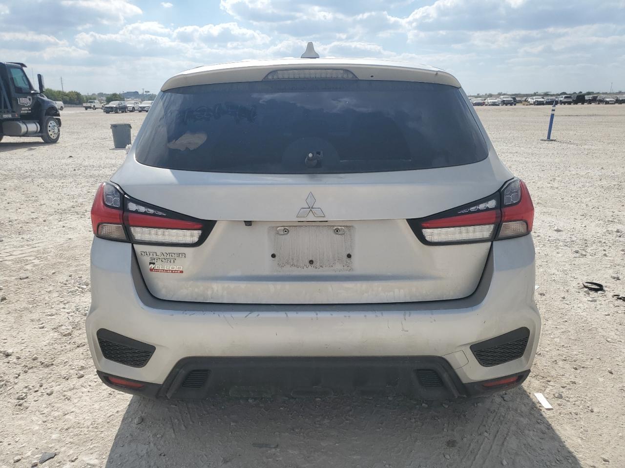 MITSUBISHI OUTLANDER ES