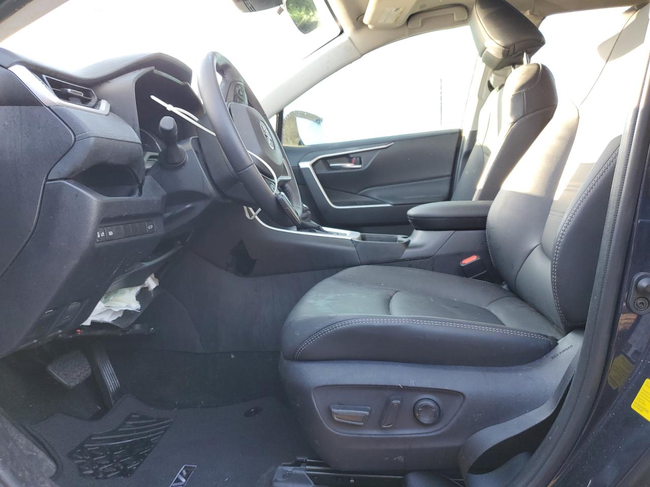 TOYOTA RAV4 XLE PREMIUM