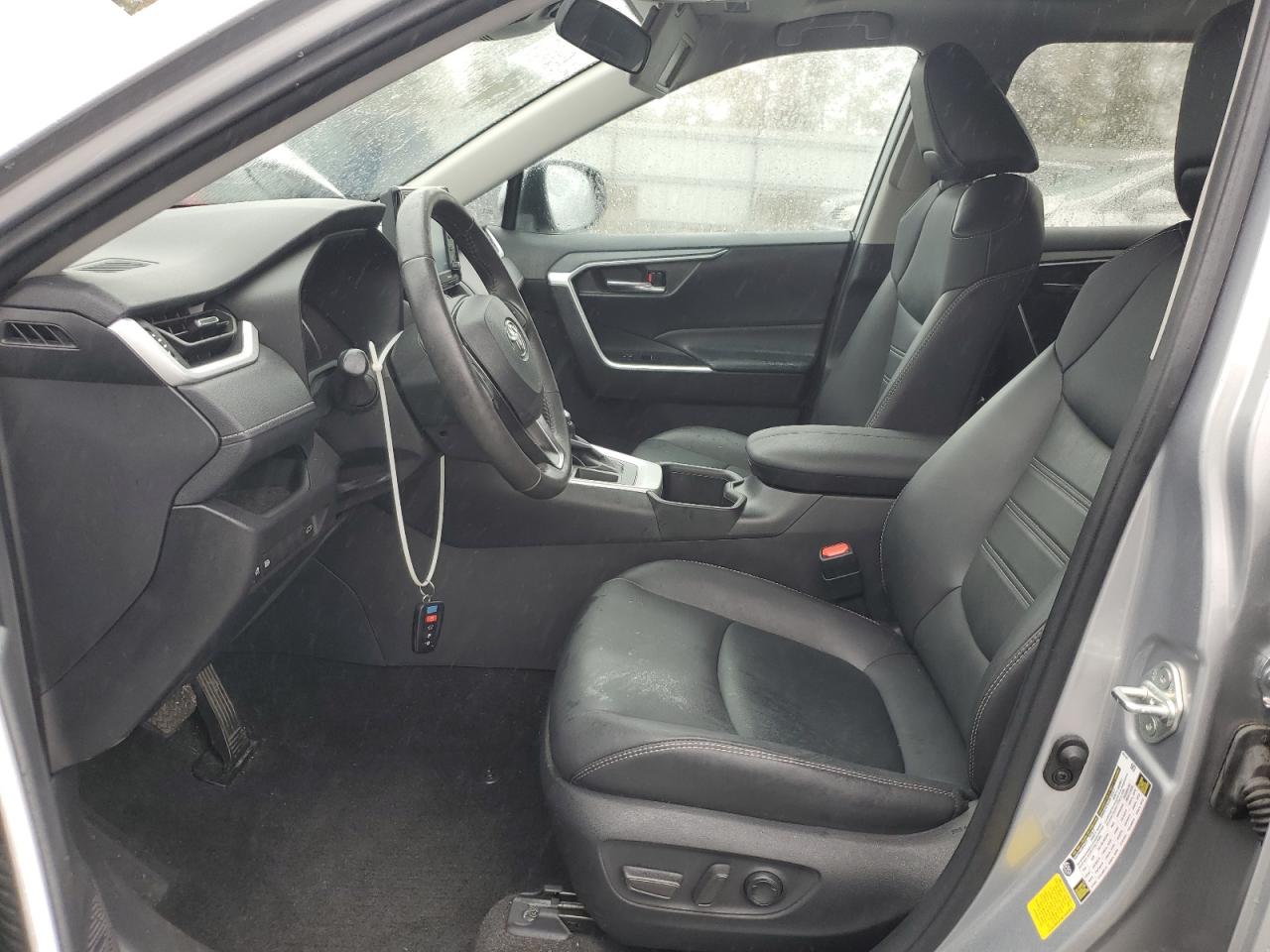 TOYOTA RAV4 XLE PREMIUM