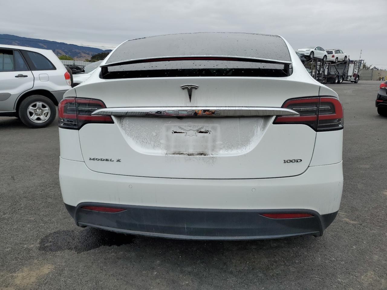 TESLA MODEL X