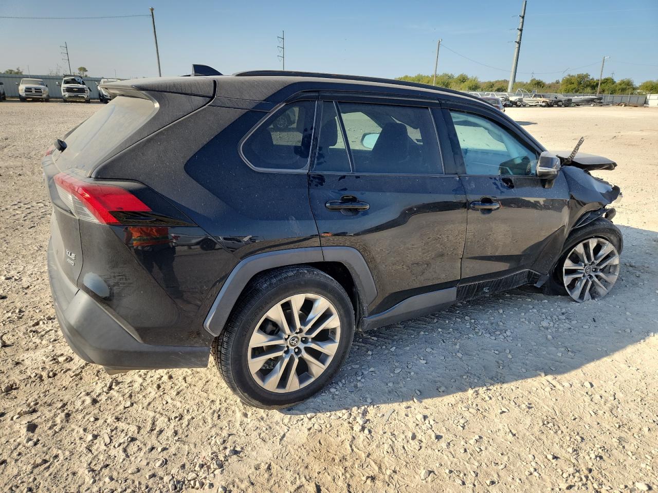 TOYOTA RAV4 XLE PREMIUM