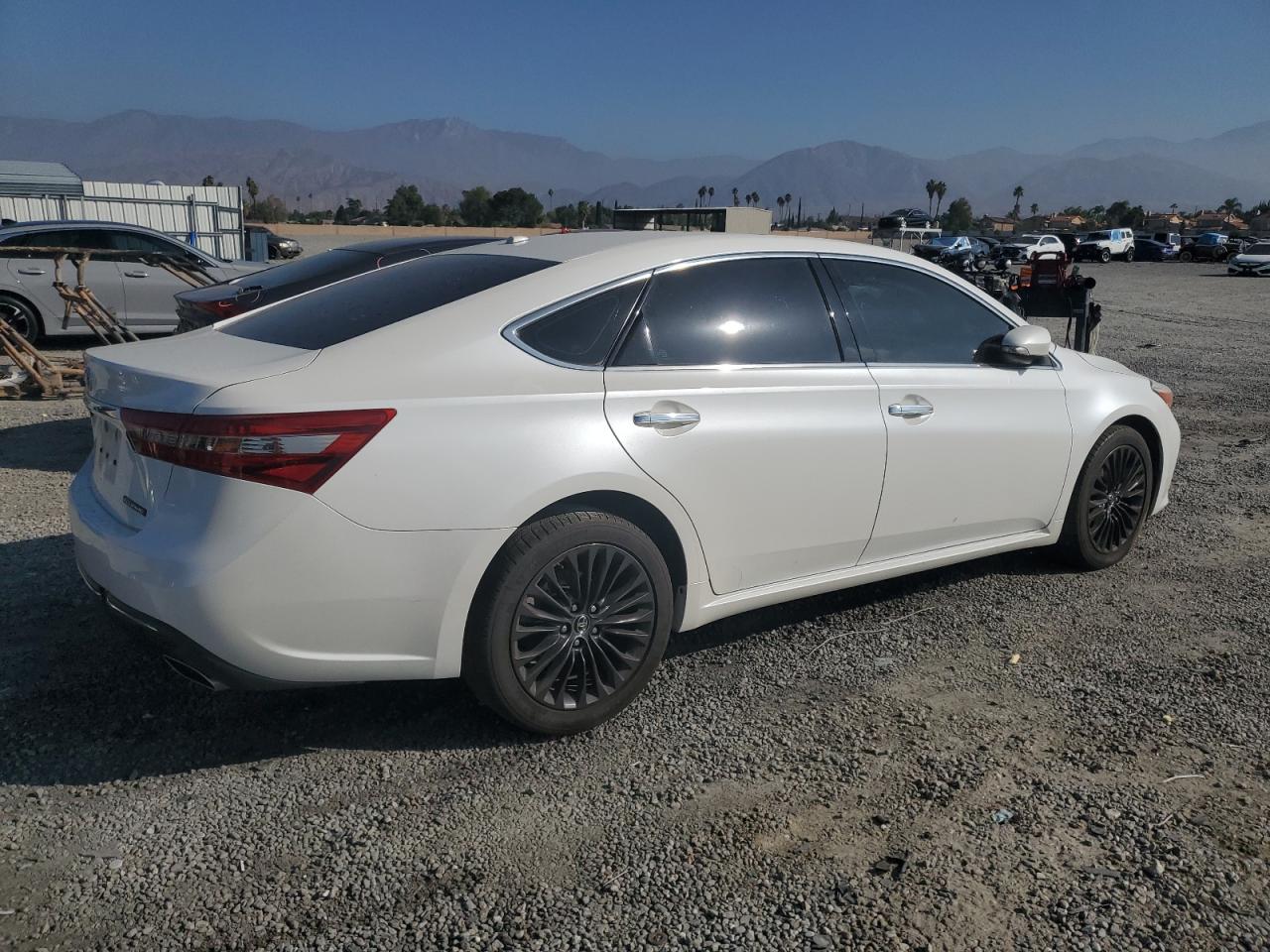 TOYOTA AVALON XLE