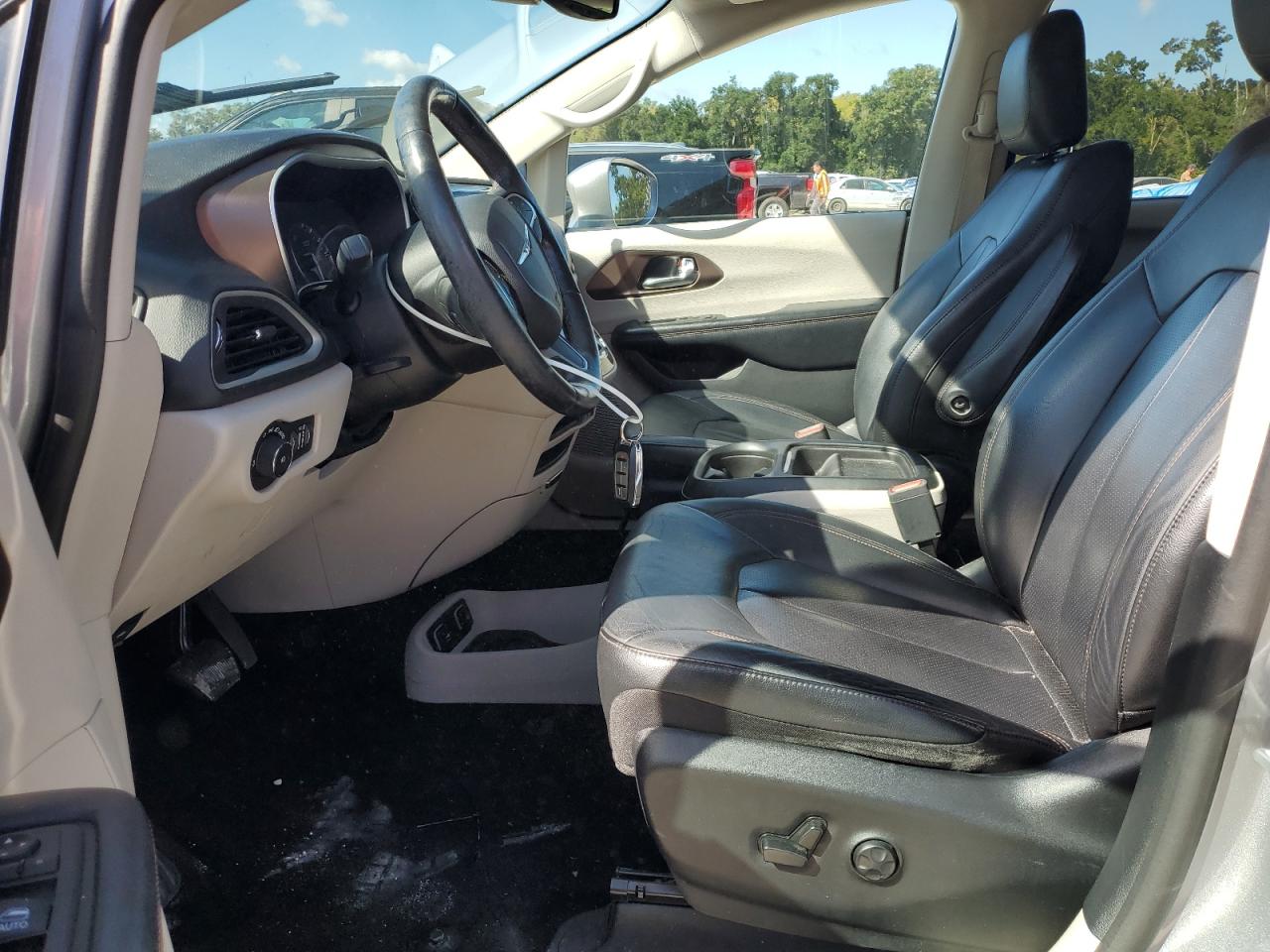 CHRYSLER PACIFICA TOURING L