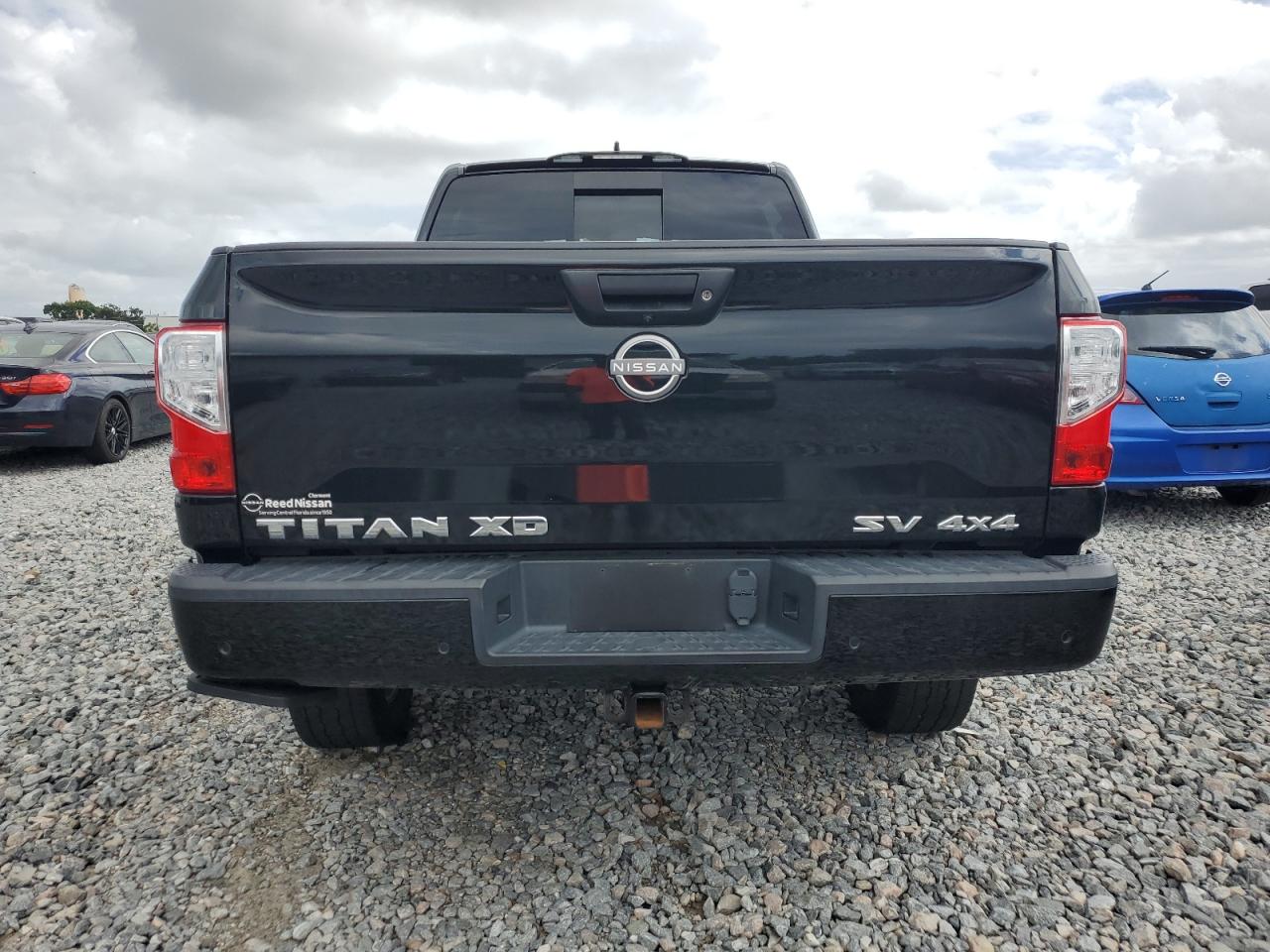 NISSAN TITAN SV