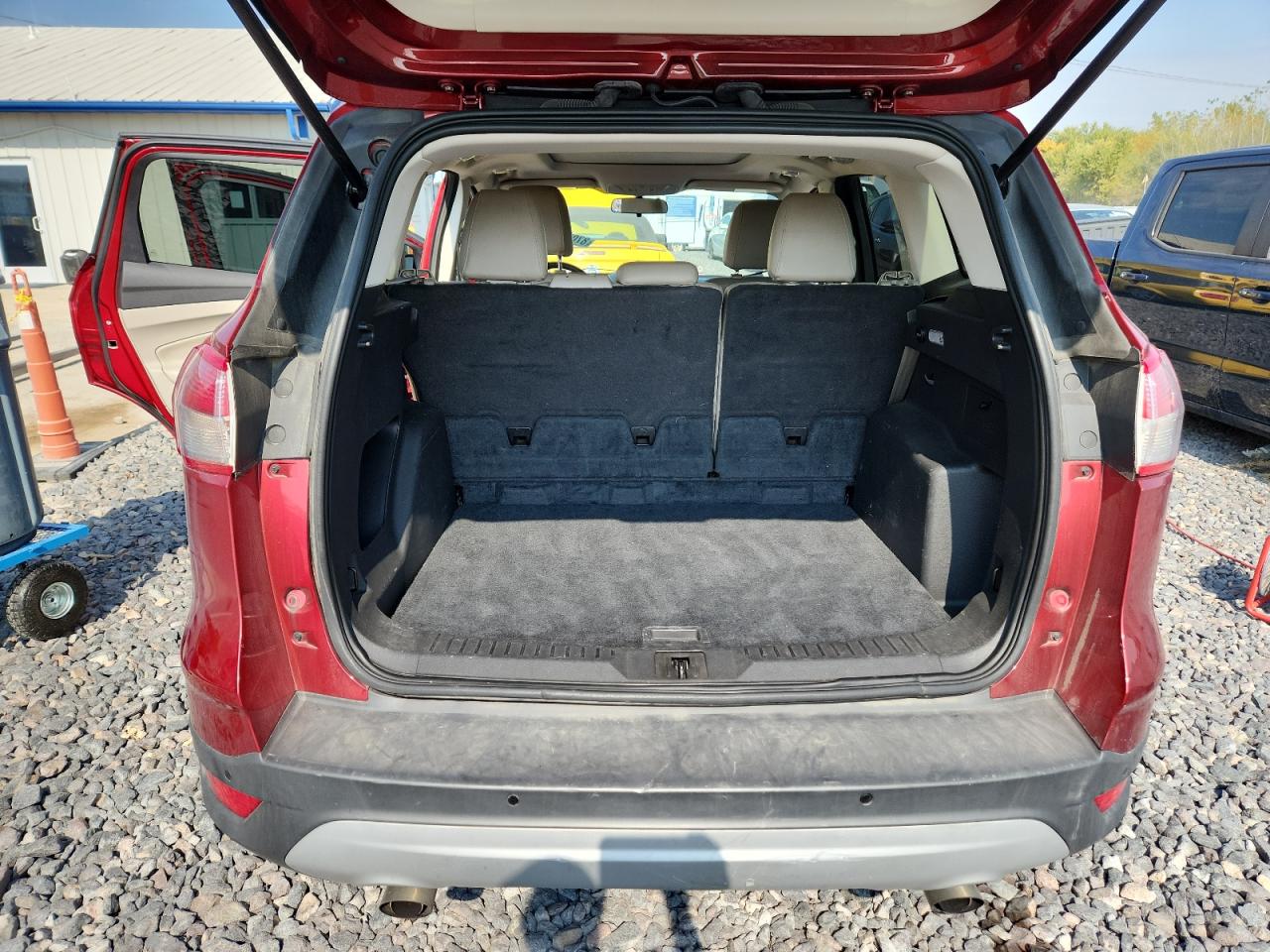 FORD ESCAPE SE