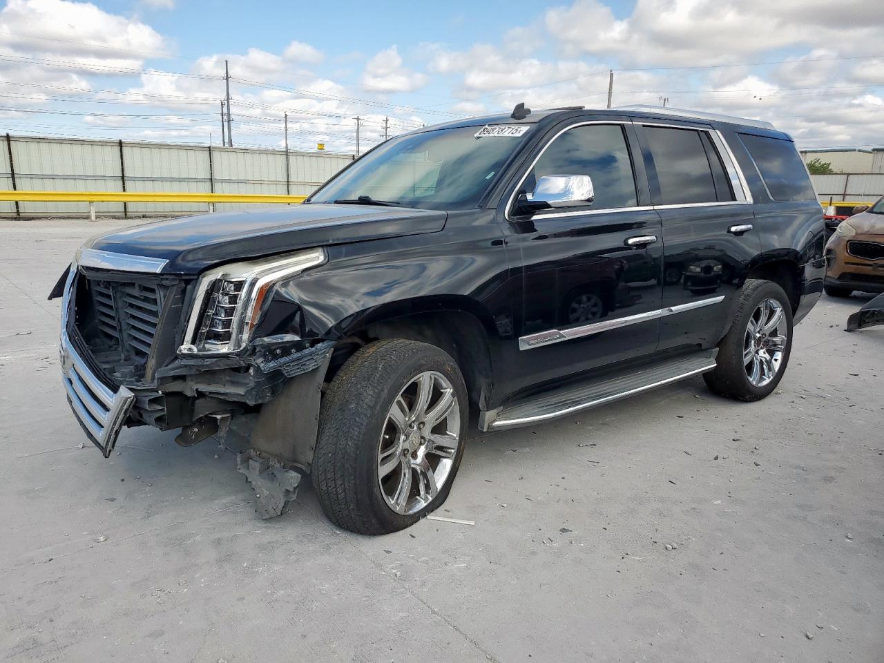 CADILLAC ESCALADE LUXURY