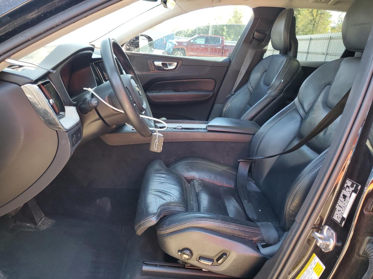 VOLVO XC60 T5 INSCRIPTION