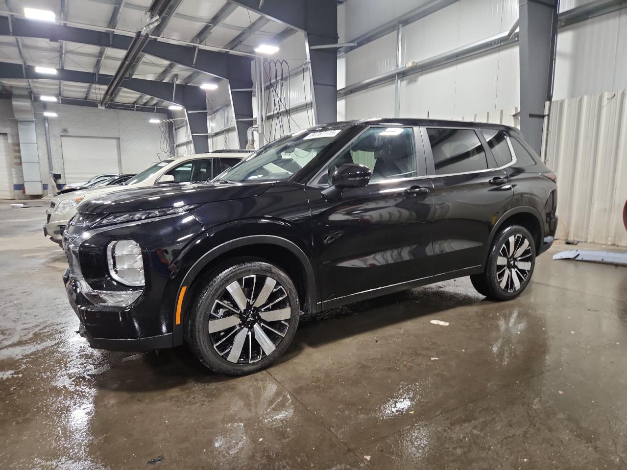 MITSUBISHI OUTLANDER SE