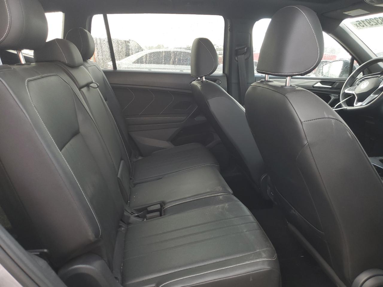 VOLKSWAGEN TIGUAN SE R-LINE BLACK