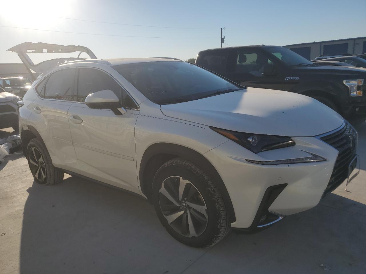LEXUS NX 300 BASE