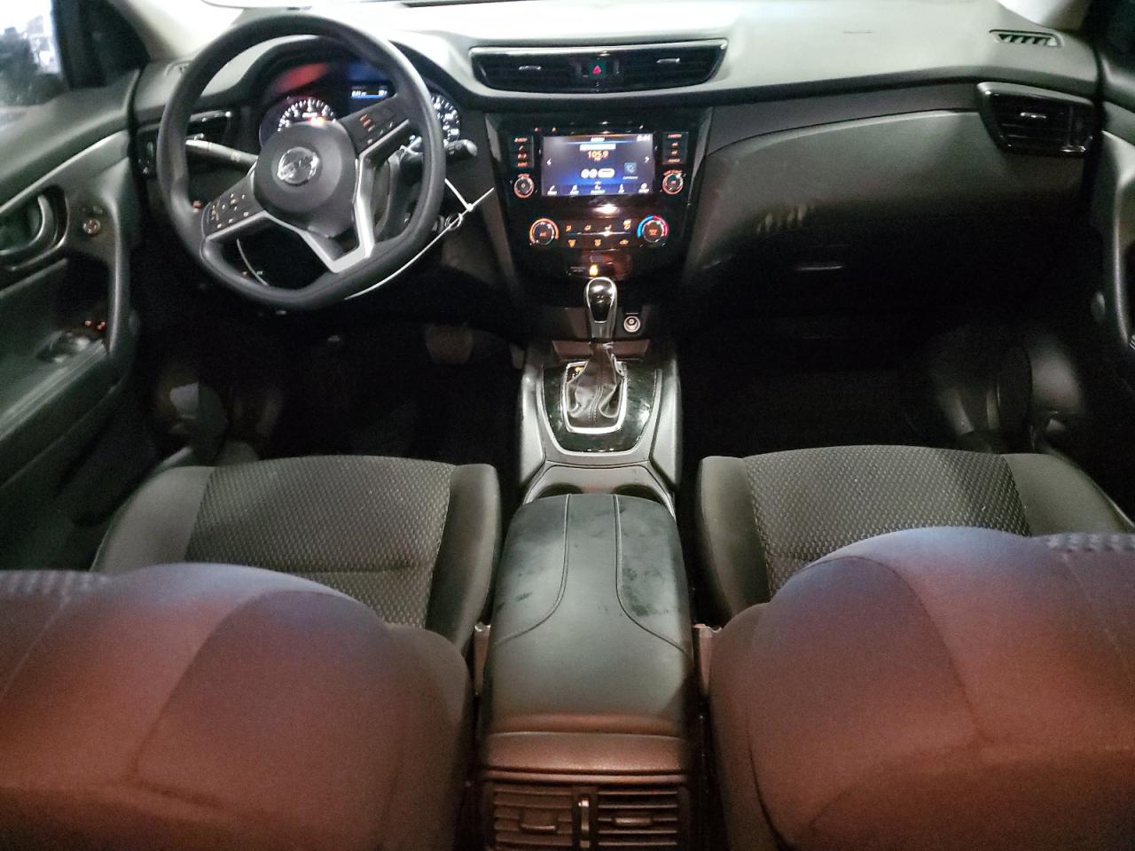 NISSAN ROGUE SPORT S