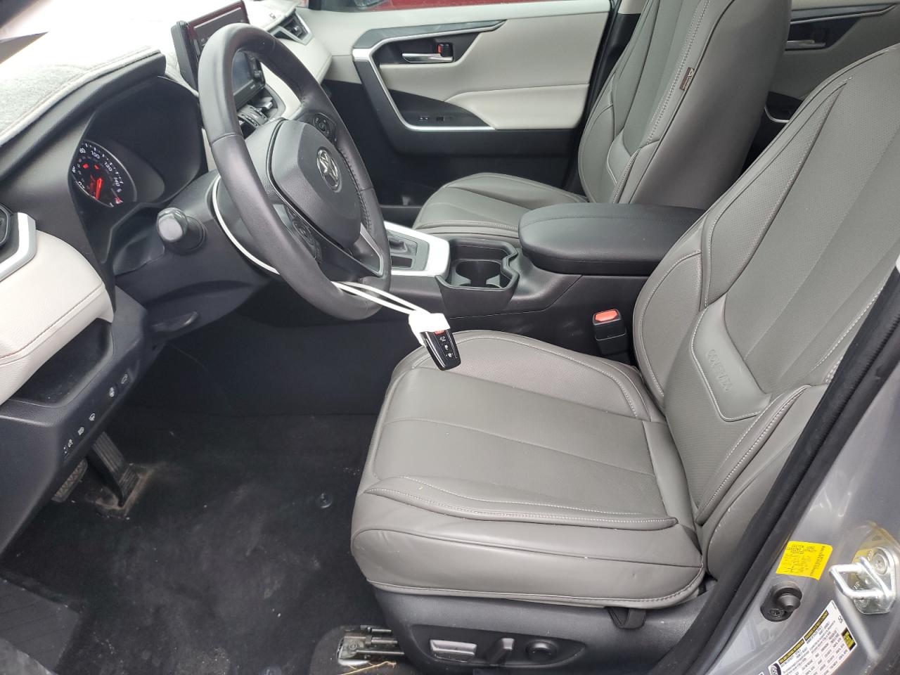 TOYOTA RAV4 XLE PREMIUM