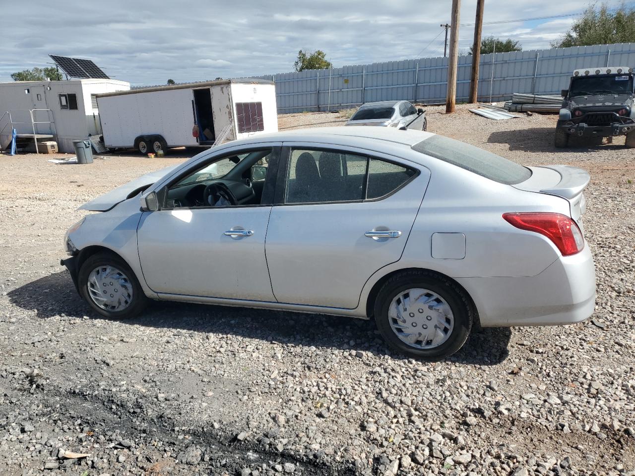 NISSAN VERSA S