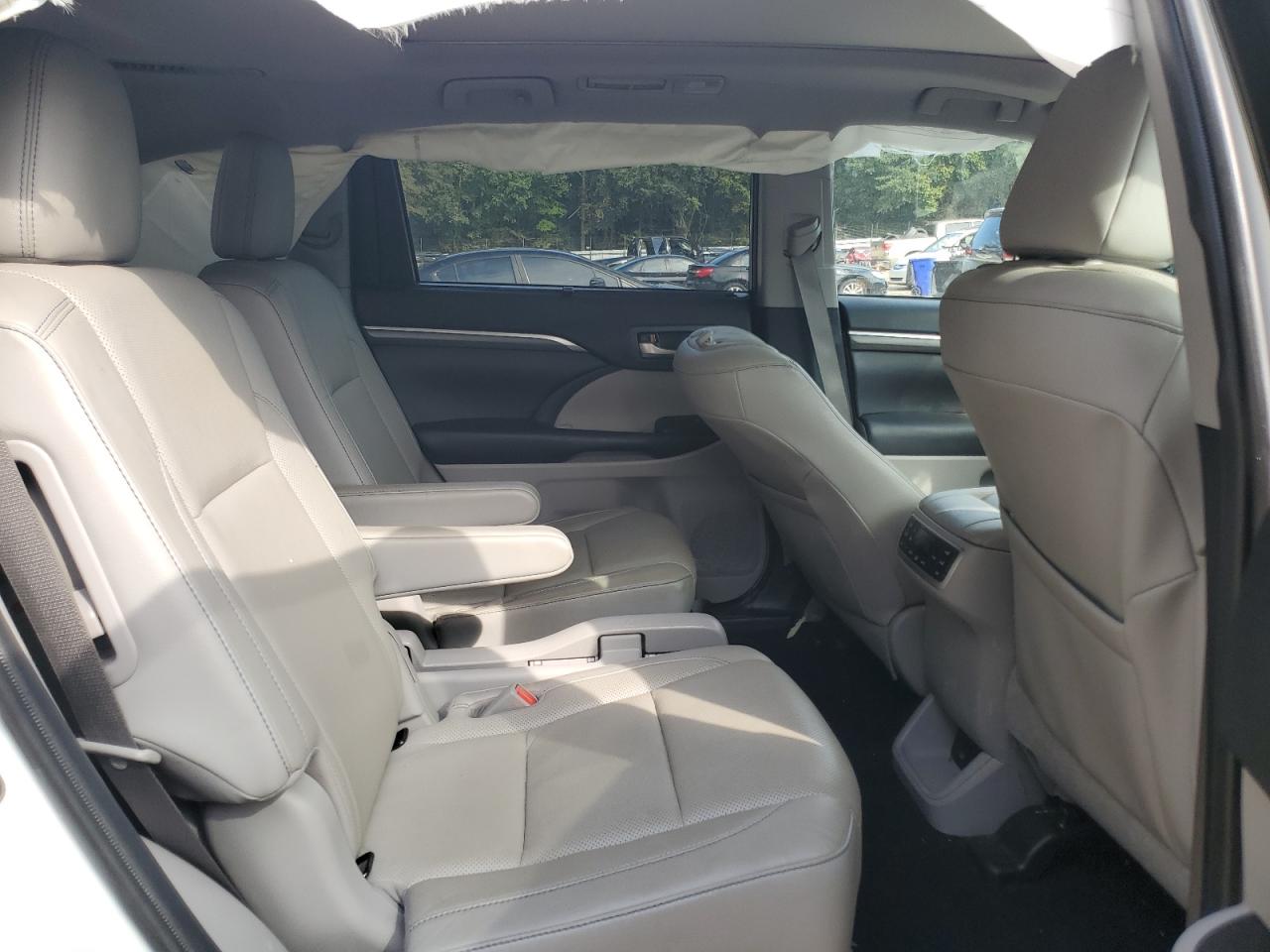 TOYOTA HIGHLANDER LIMITED