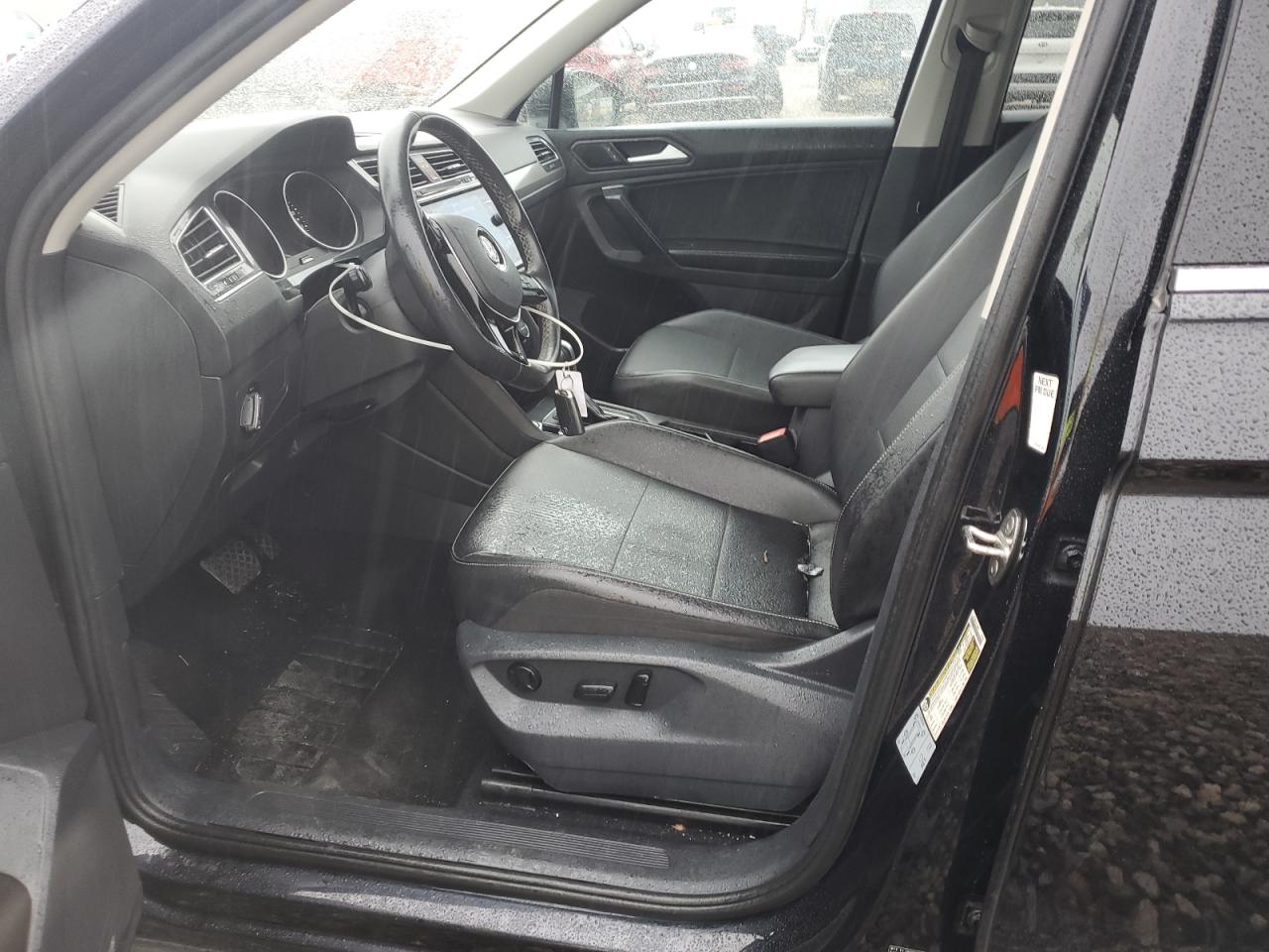 VOLKSWAGEN TIGUAN SE