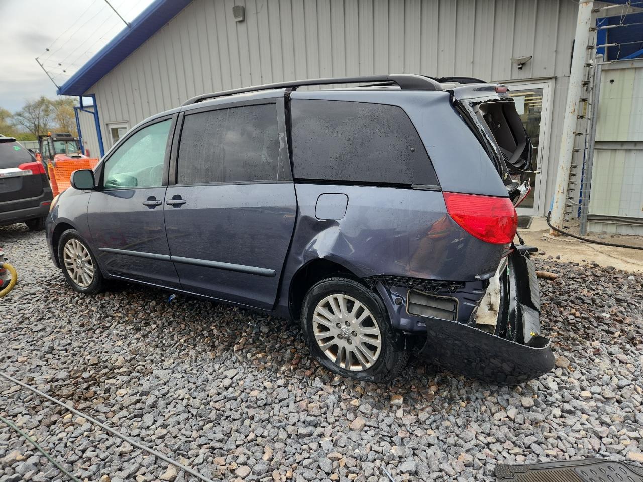 Lot #3287621006 2007 TOYOTA SIENNA XLE