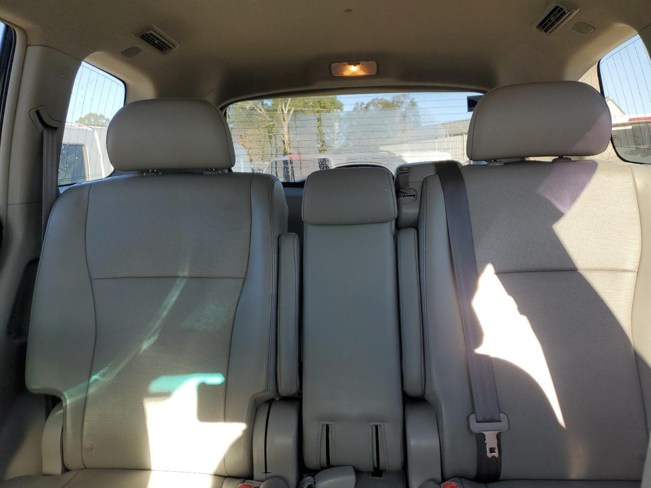 TOYOTA HIGHLANDER LIMITED