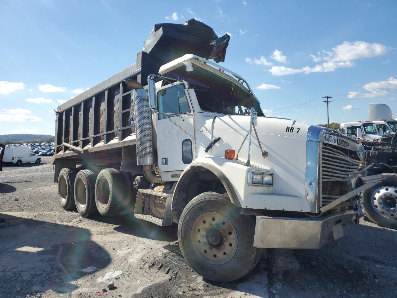 Lot #3309222617 1998 FREIGHTLINER CONVENTION