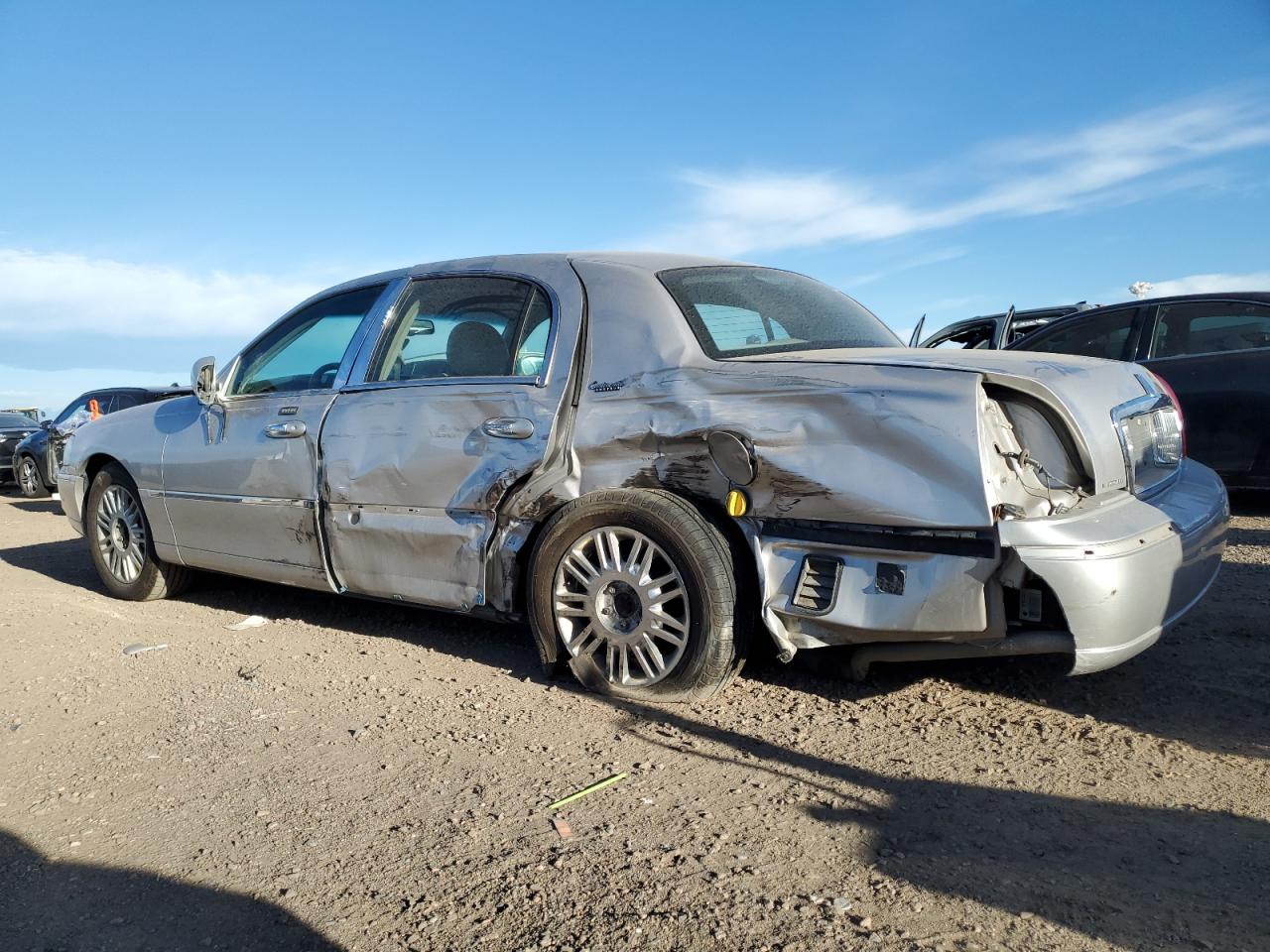 LINCOLN TOWN CAR SIGNATURE LIMITED