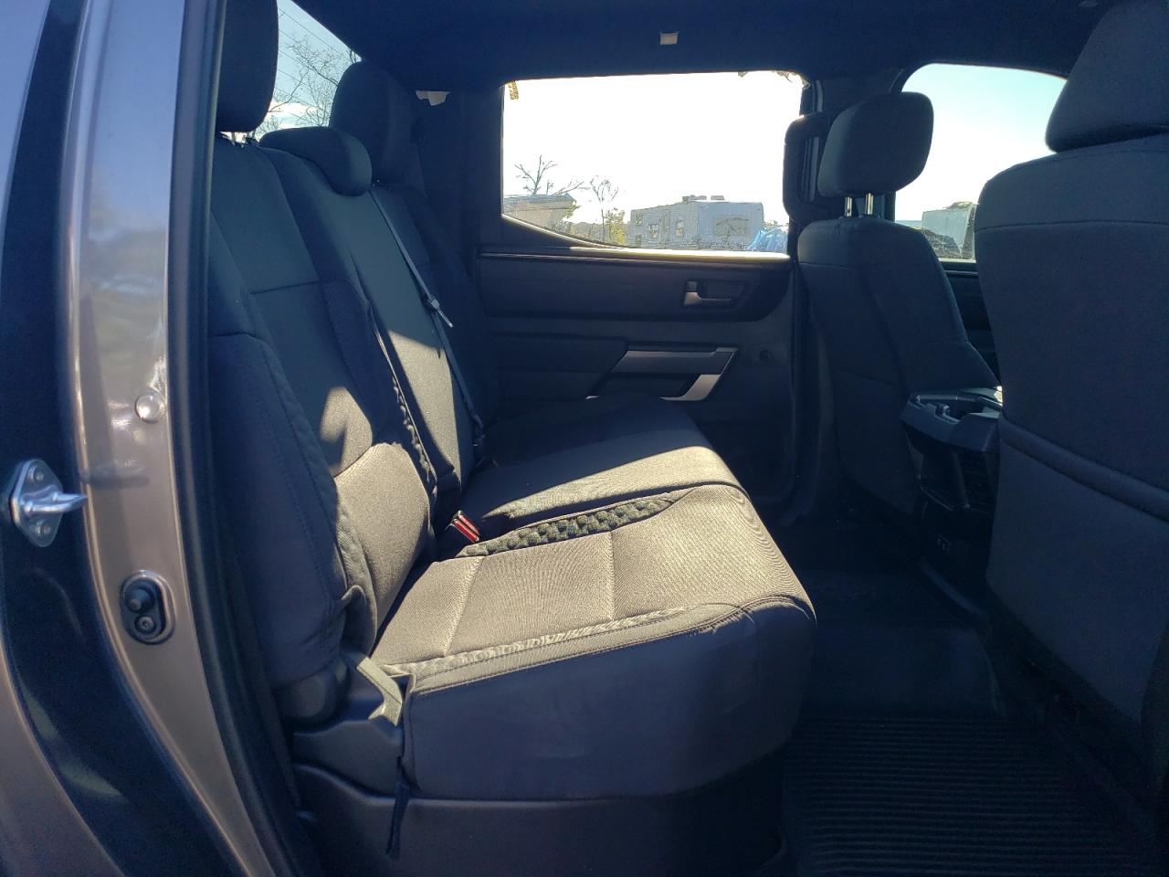 TOYOTA TUNDRA CREWMAX SR