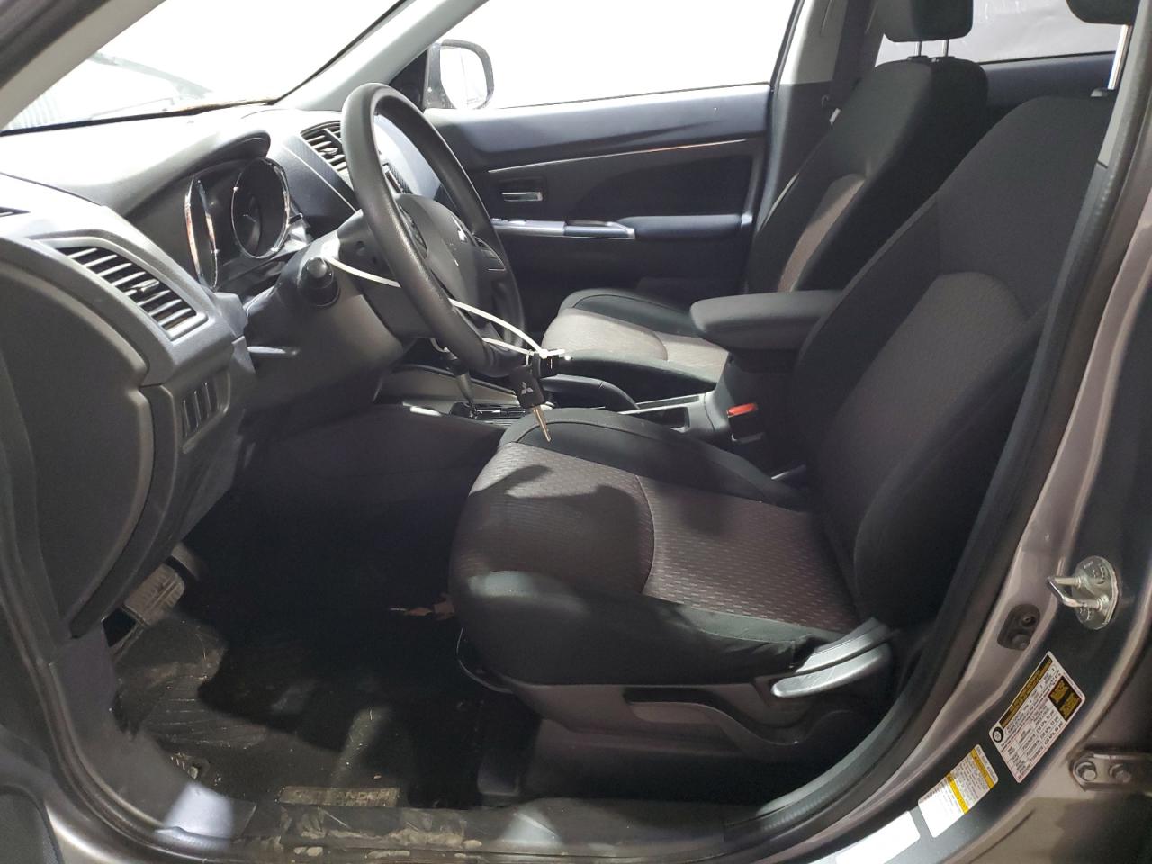 MITSUBISHI OUTLANDER ES