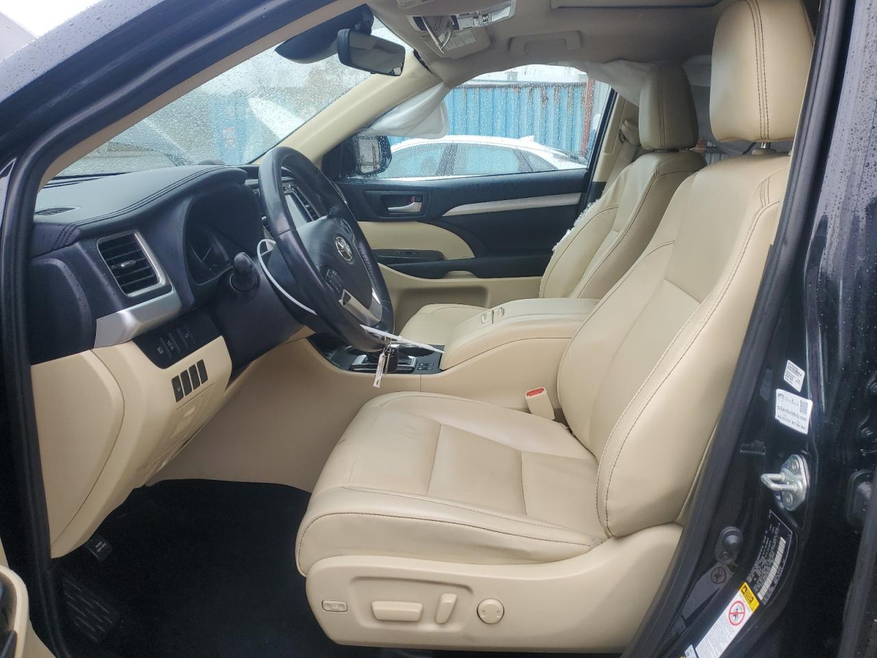 TOYOTA HIGHLANDER SE