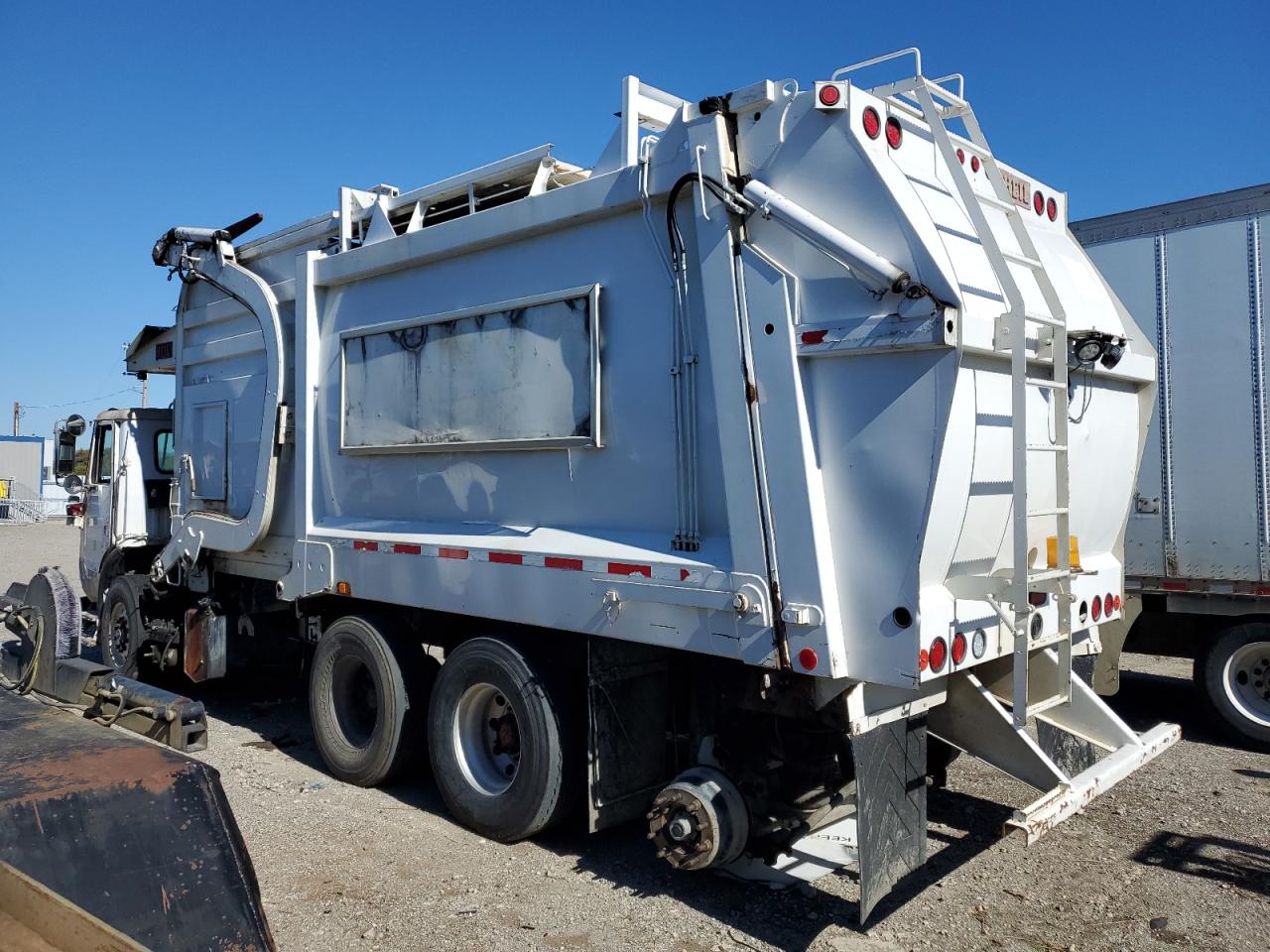 Lot #3286699340 2005 AUTOCAR XPEDITOR W