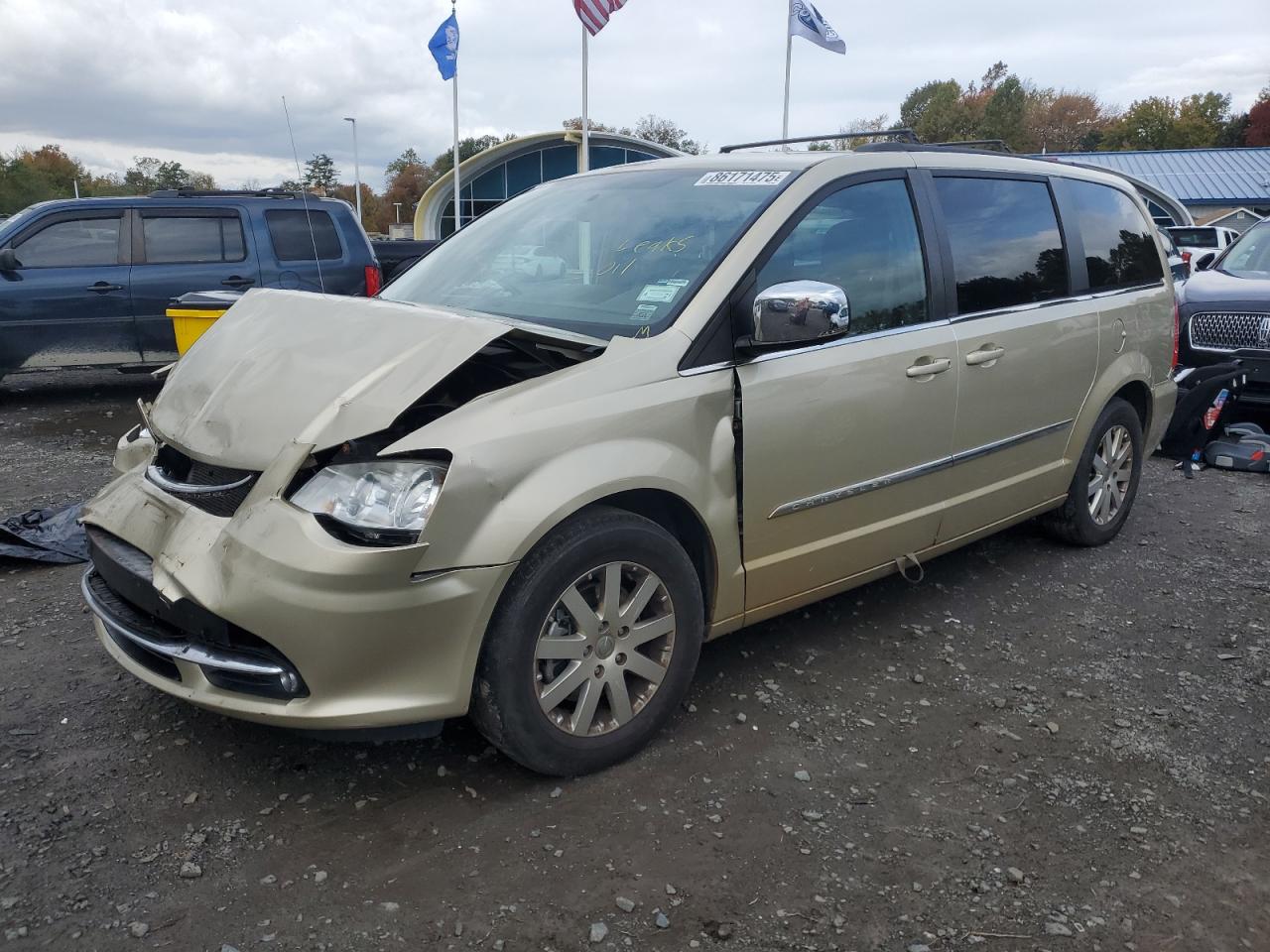 CHRYSLER TOWN & COUNTRY TOURING L