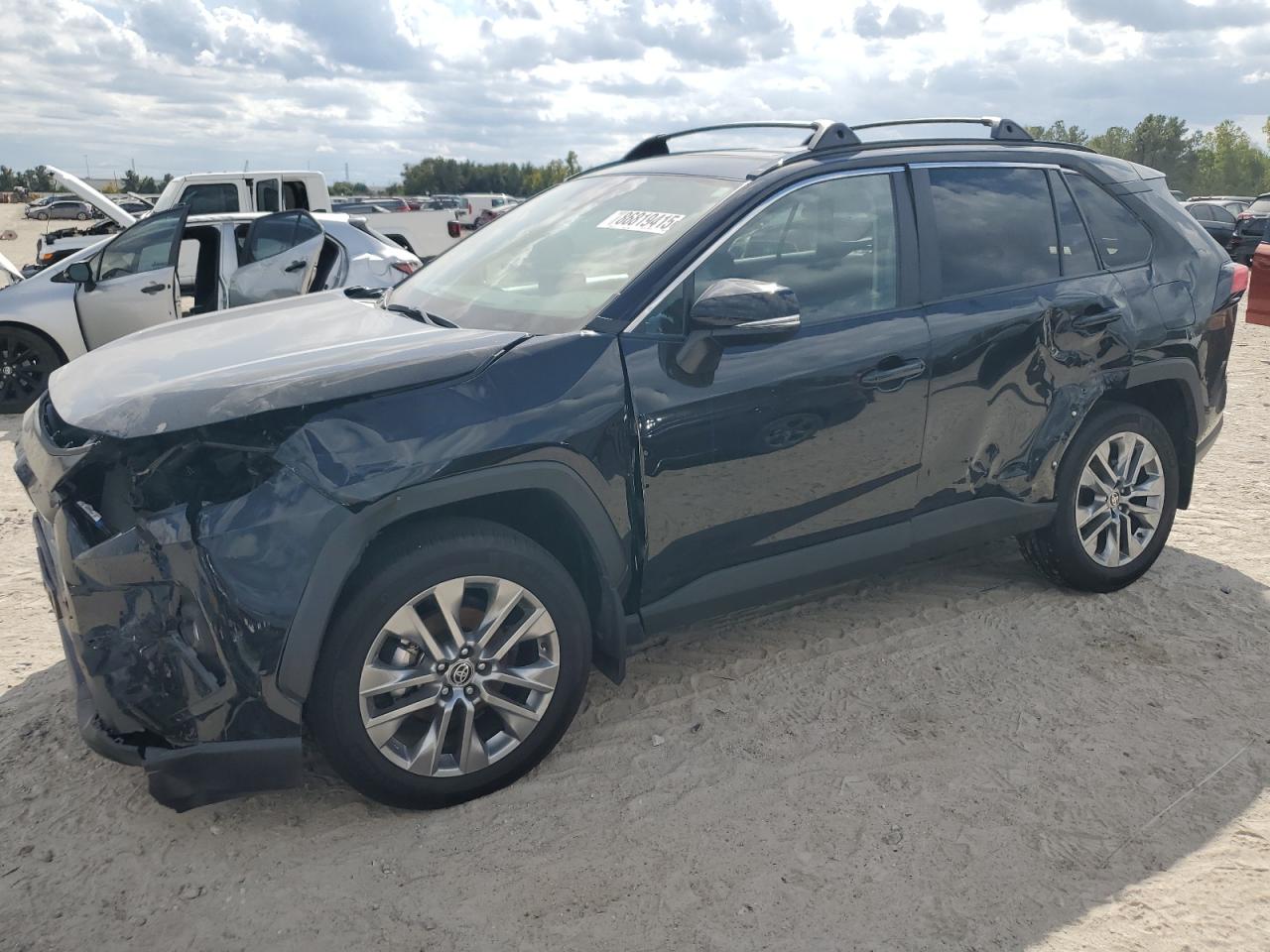 TOYOTA RAV4 XLE PREMIUM