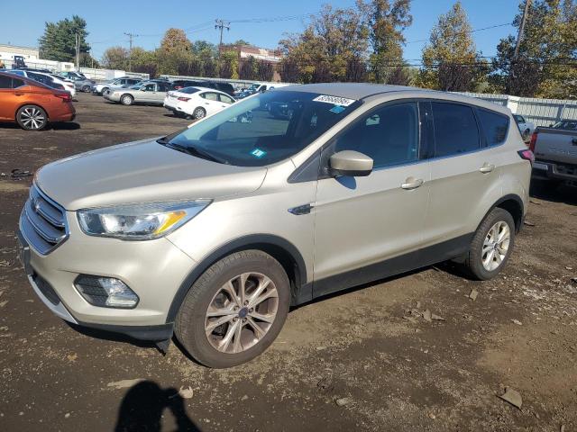 2017 FORD ESCAPE SE - 1FMCU9GD4HUC41574