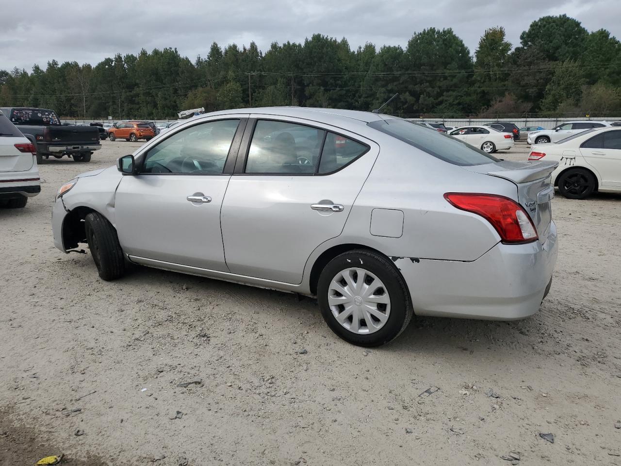NISSAN VERSA S