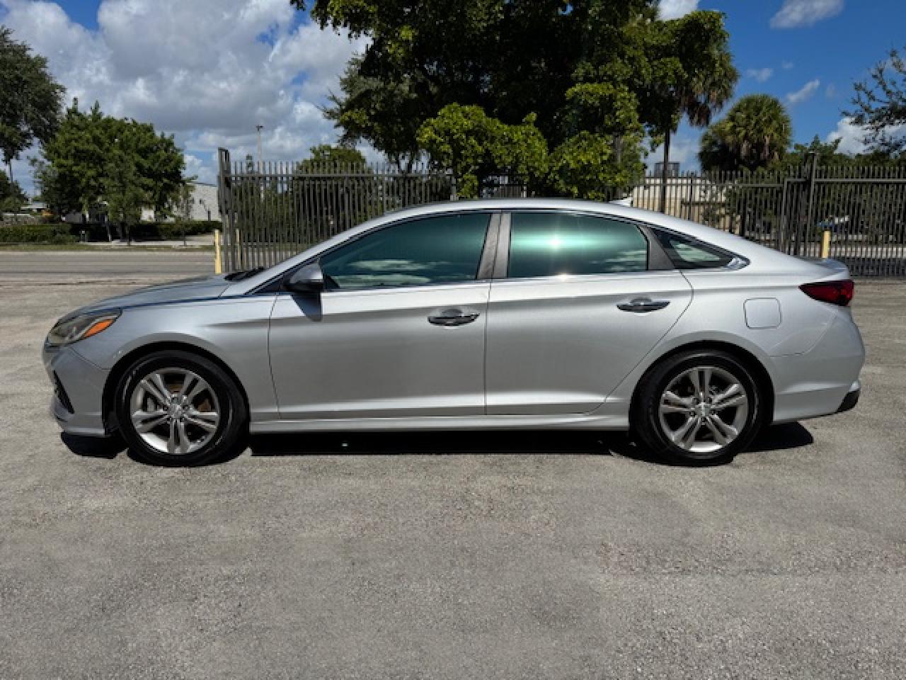 HYUNDAI SONATA SPORT