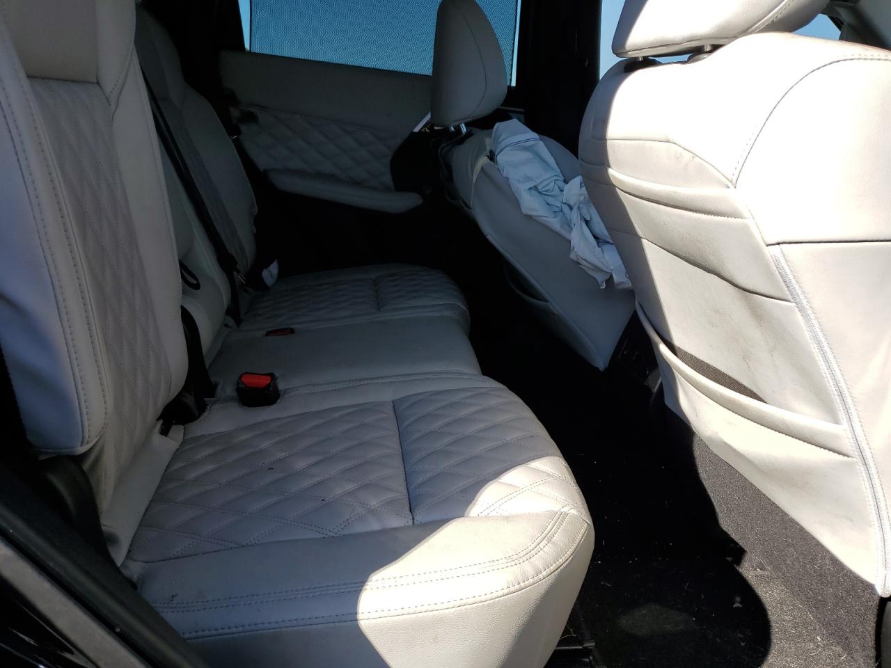 MITSUBISHI OUTLANDER SEL