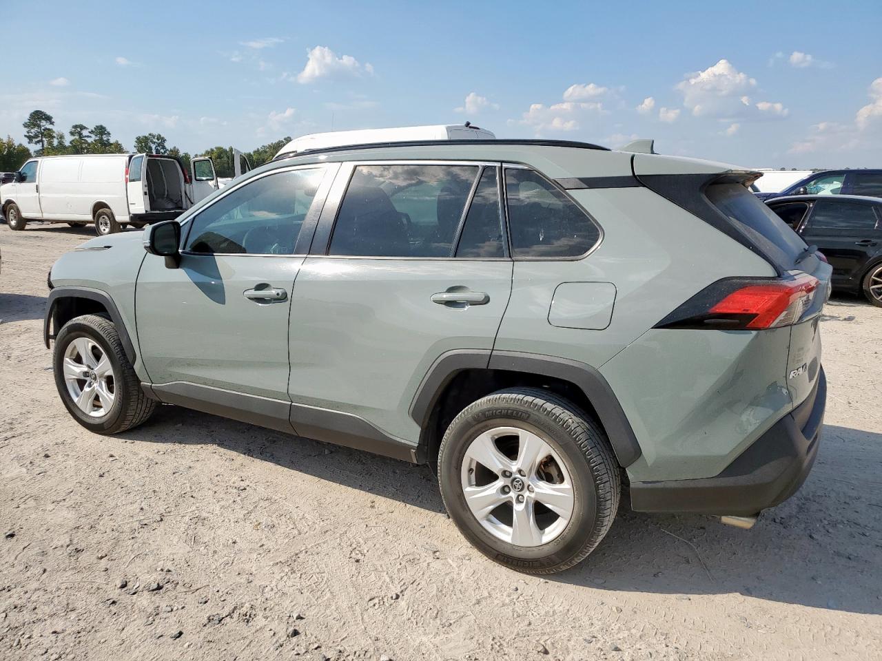 TOYOTA RAV4 XLE