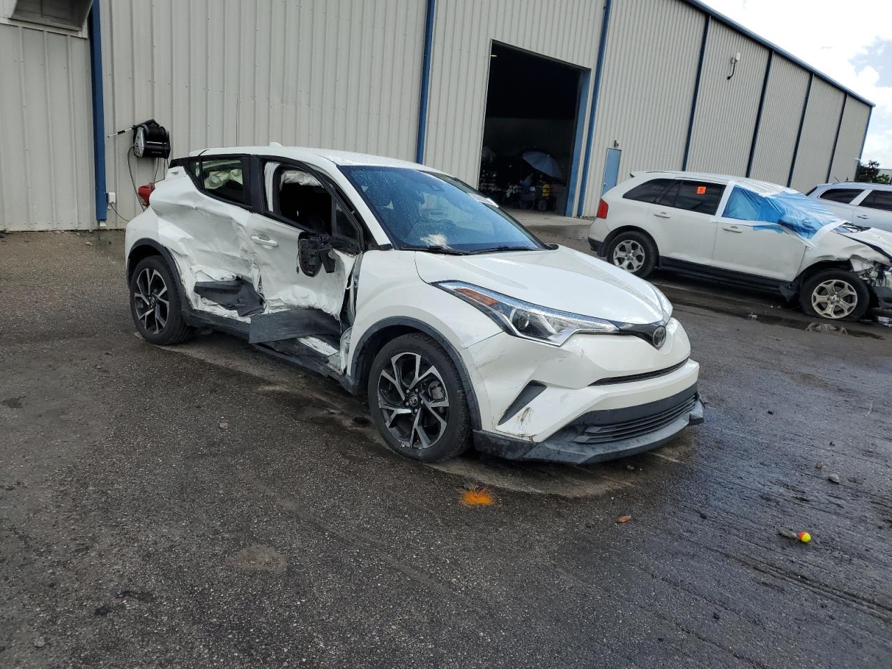 TOYOTA C-HR XLE