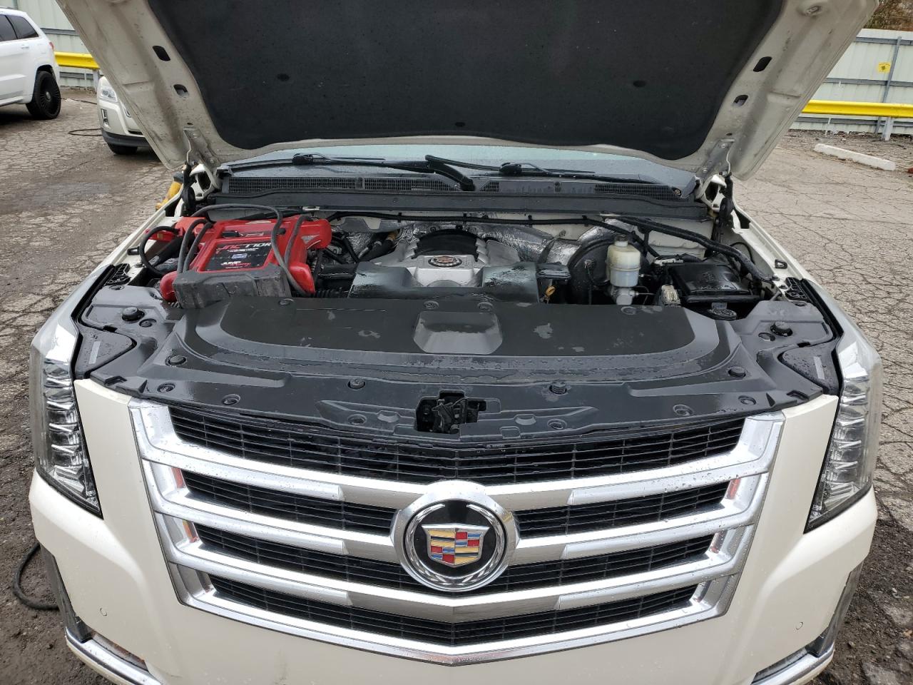 CADILLAC ESCALADE LUXURY