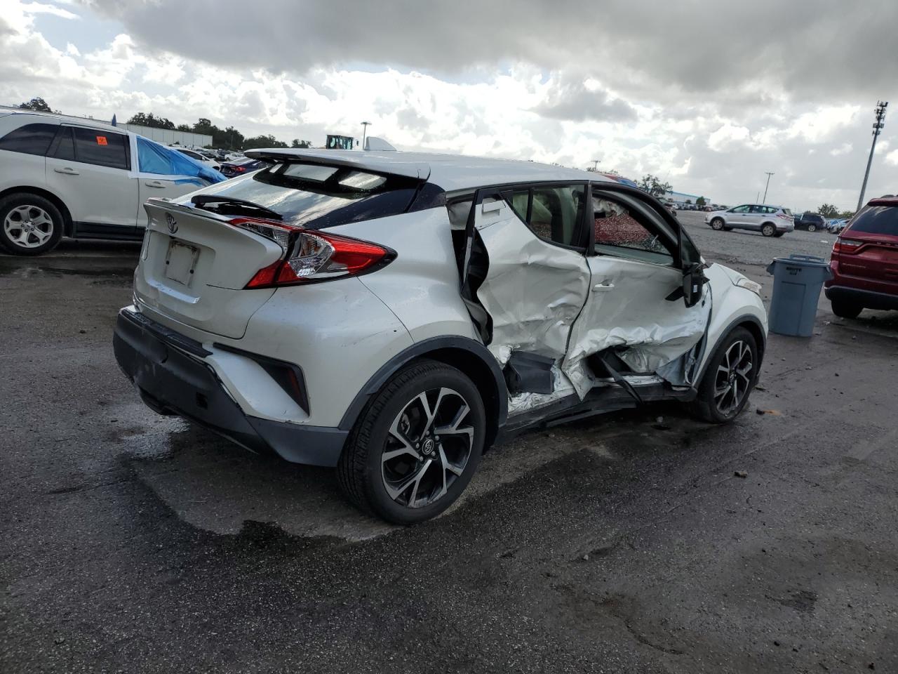 TOYOTA C-HR XLE