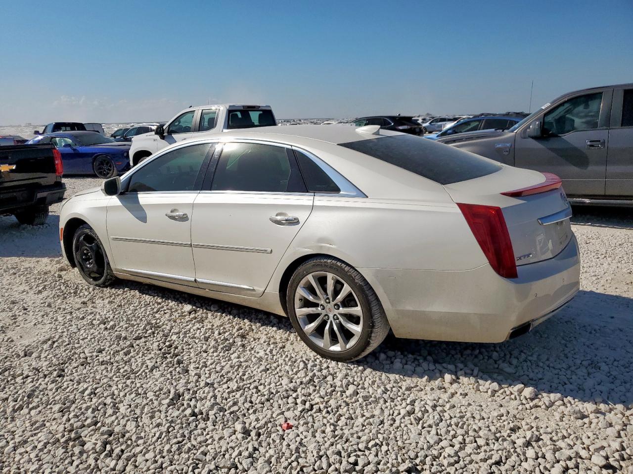 CADILLAC XTS LUXURY COLLECTION