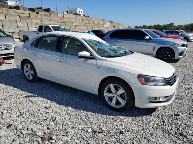 2015 VOLKSWAGEN PASSAT S 1VWAT7A38FC112059