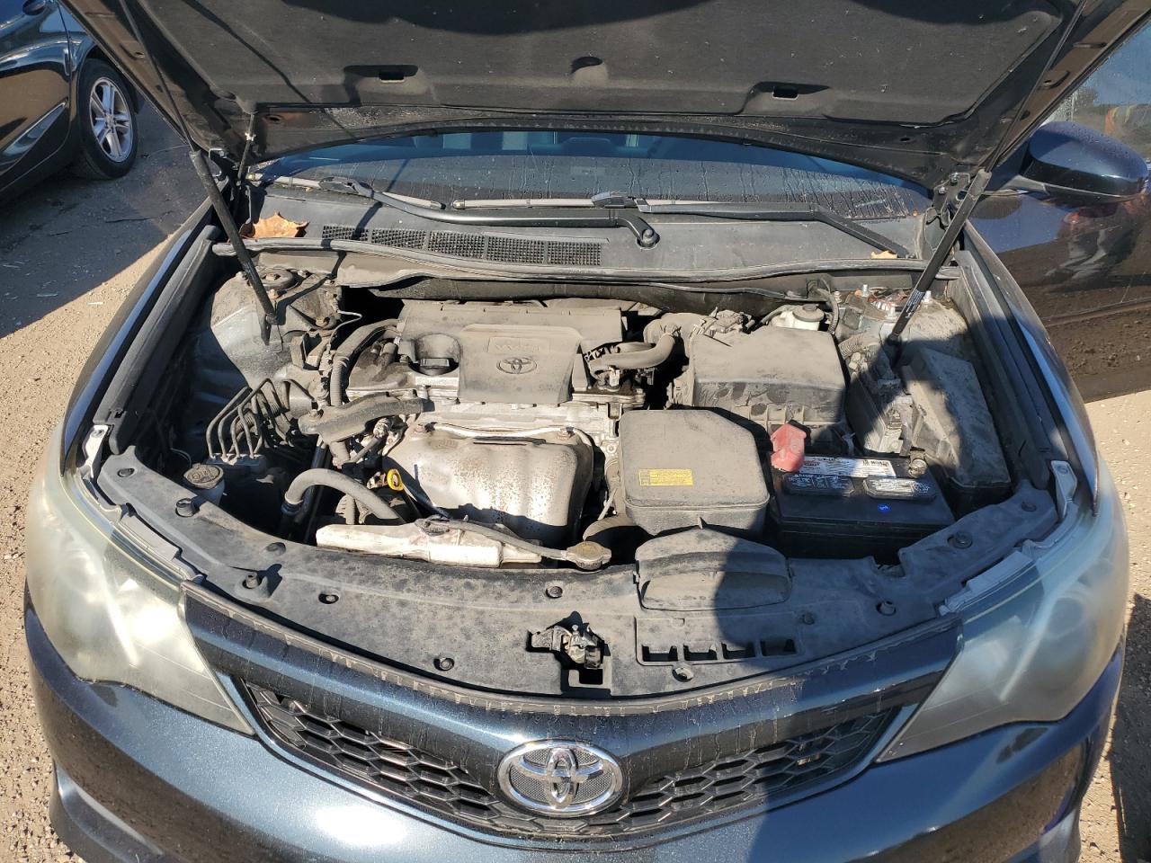 TOYOTA CAMRY BASE