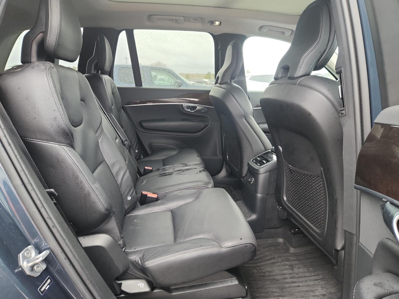 VOLVO XC90 T8 MOMENTUM