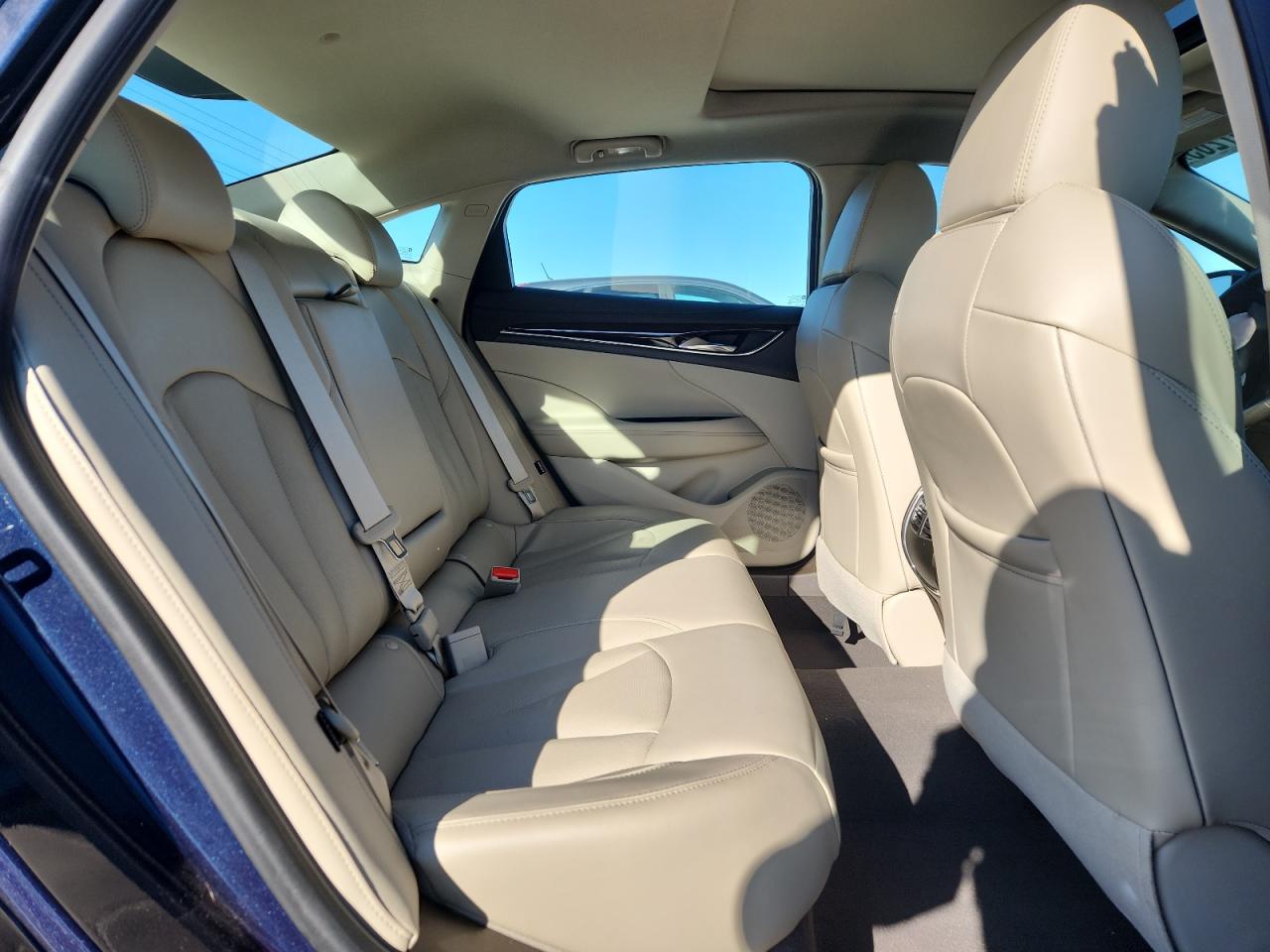 BUICK LACROSSE ESSENCE