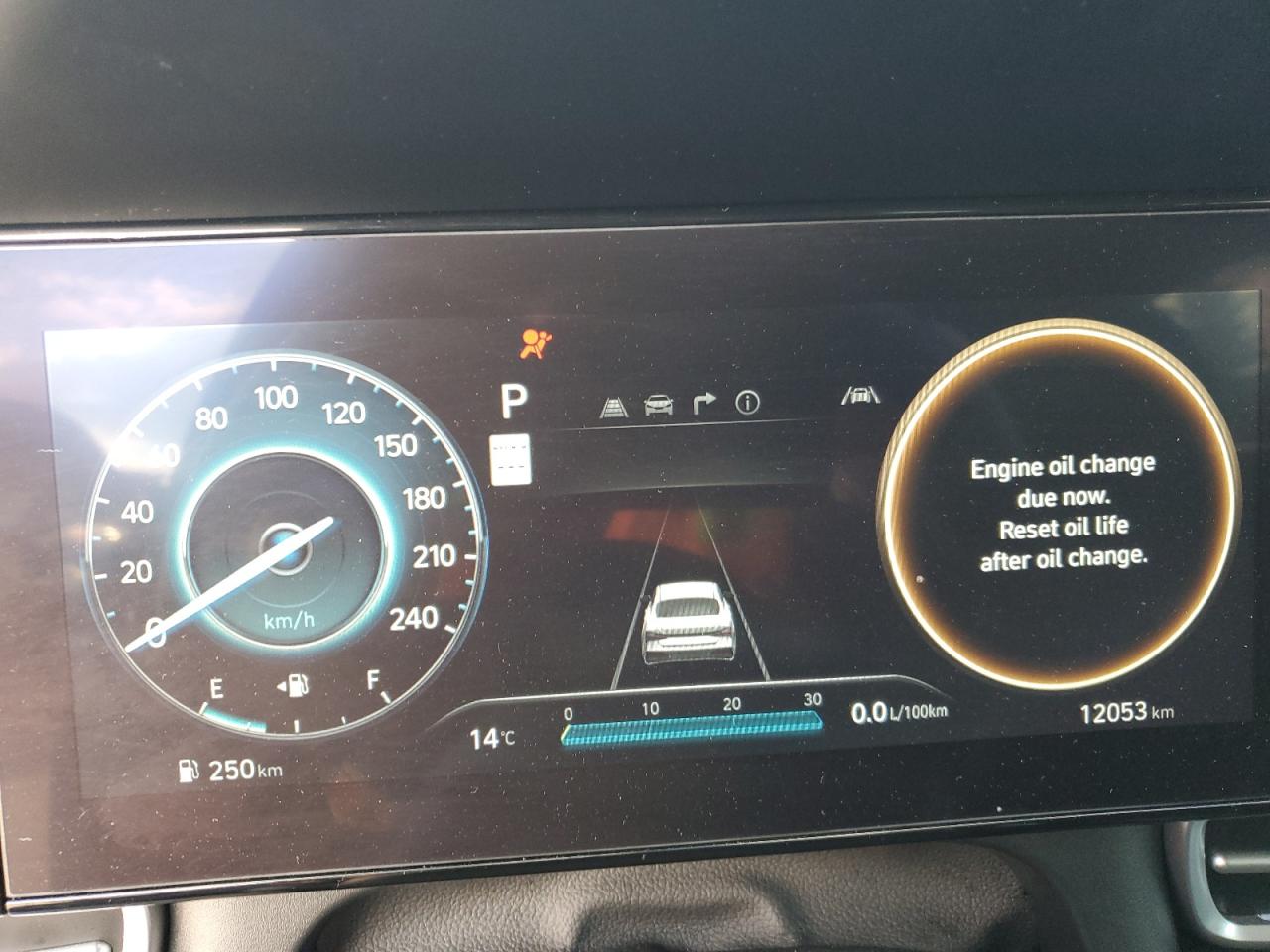 HYUNDAI ELANTRA LUXURY